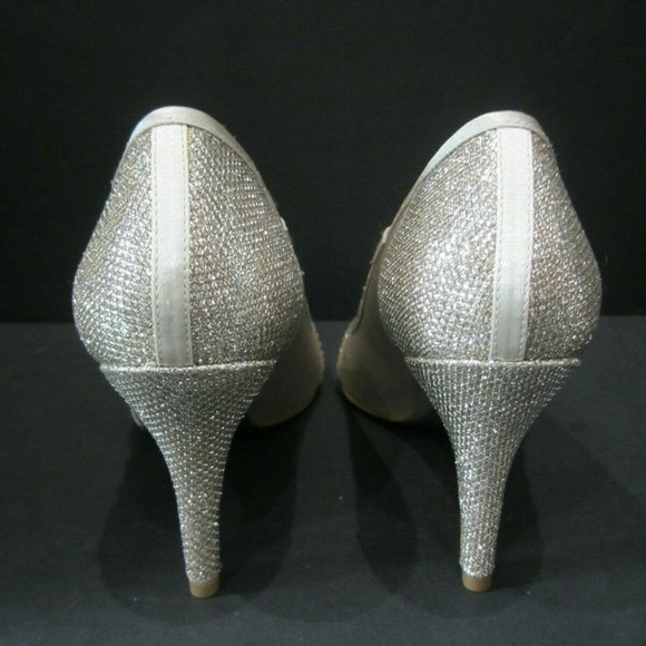 Adrianna Papell Flair Platino Jimmy Net Heels 5.5 - Picture 5 of 6